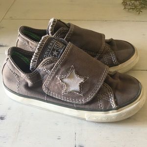 Toddler boy Converse, sz 9
